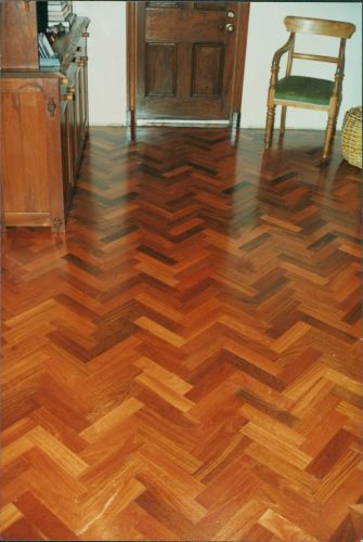 Block Parquetry Herringbone Pattern, Jarra